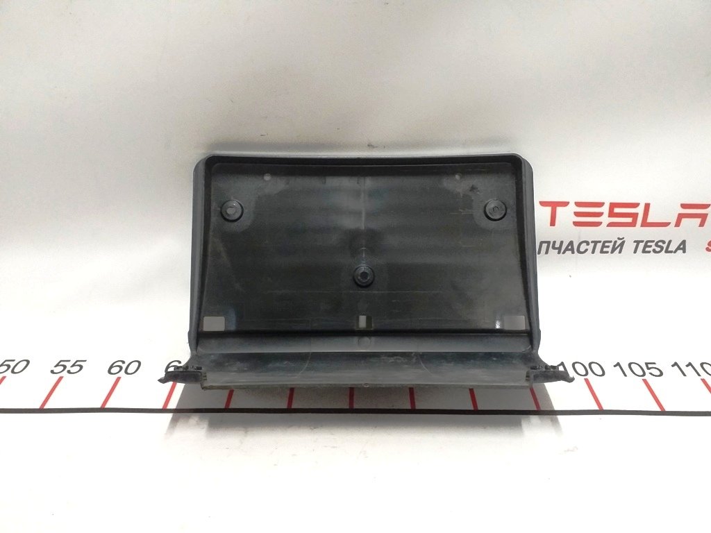 1 Кронштейн кріплення переднього номерного знака Tesla model S, model S REST 1061911-00-C